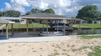 Cozy canal front home. Minutes from Sebring International Raceway.