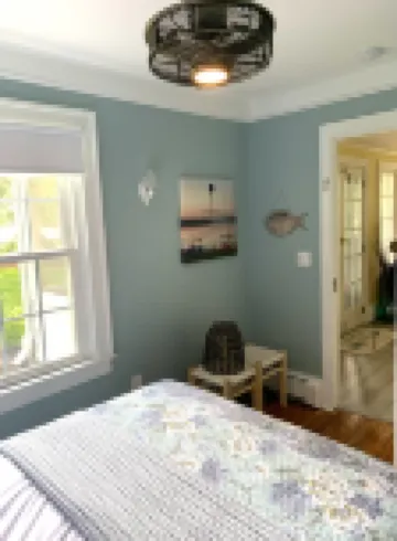 Secluded Chautauqua Lake House, private dock & beach, short stroll to town!