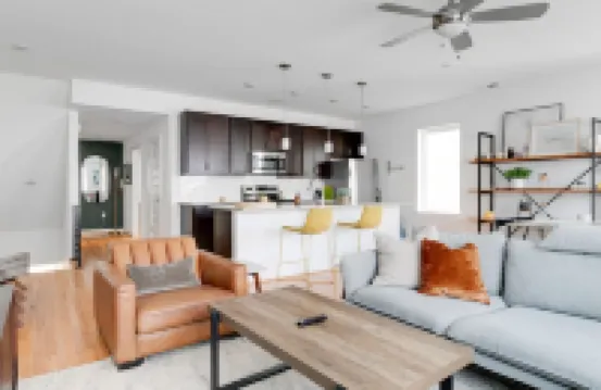 Elegant 3-Bedroom Home with Stunning Rooftop Deck & Dining Area