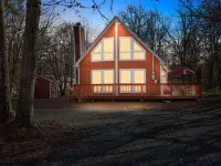 •Redwoods Chalet in the Poconos• Hoteles en Municipio de Penn Forest