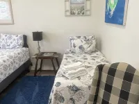 Great One Room with Full Bath Guest House! Hotels in Darien