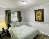 Apt. near Downtown Greenville (2BR/1BA, 3 beds) - Homestays