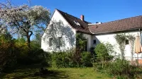 Sunny cottage with large garden