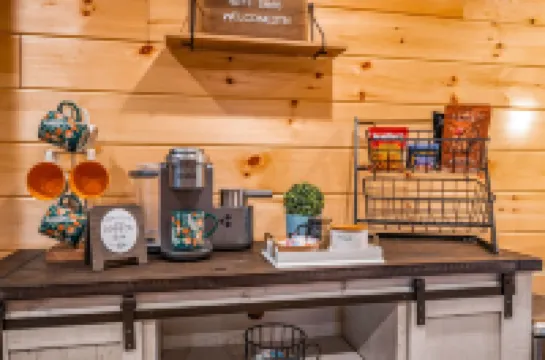 Stunning Views,Hot Tub, Game Room,Zero Stair Entry