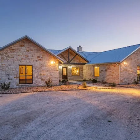Chula Vista•Sleeps31•Heated Pool•Ping Pong•Quiet Subdiv•FREE Frio@Concan VIP