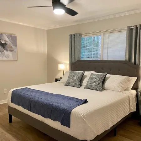 The Quail's Nest! Convenient to downtown, quiet and fully remodeled!