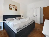 Ferienwohnung Jakob, mit Garten, Terrasse und Strandkorb Hotels in Tonning