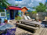 Joel's place: cozy 2 bedroom cottage with heated pool