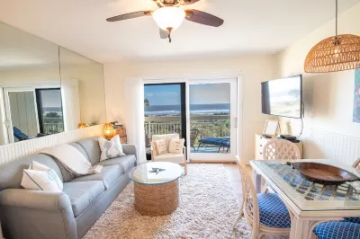 Oceanfront Villa with Pool Hotels in 