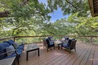 Beautiful & Private Riverfront, TOAD HALL ONE!
