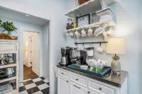 Updated Historic Home Walk to Beach- Pet Friendly!
