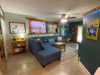 Unique stay in the Hammock filled with local art