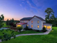 Spacious Family Retreat on 10 Acres! 9 Bedrooms - in-Ground Pool, Hottub, Sauna!