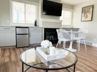Bay Town Suite --Hospitality By the Bay
