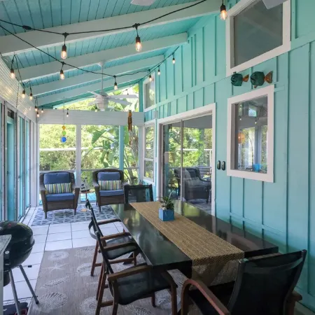 Island Time-Walk to the beach-Intercoastal home in tropical paradise!