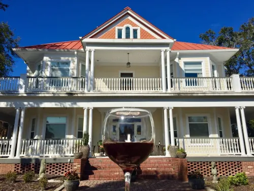 In the Heart of Apalachicola~Walk Everywhere!~Vintage Rose Suite~Majestic Jewel