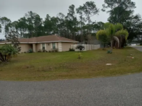 Beach Just 5 Miles! Cul de Sac Home in Great Neighborhood