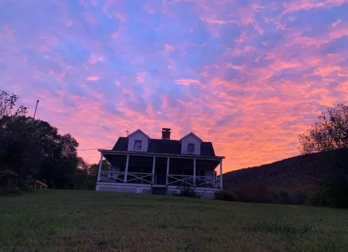 Vermont house in stunning private country setting and 360 degree panoramic views Hotels in Manchester