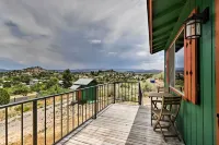 Cozy Rimrock Cottage w/ Hot tub - Near Sedona!