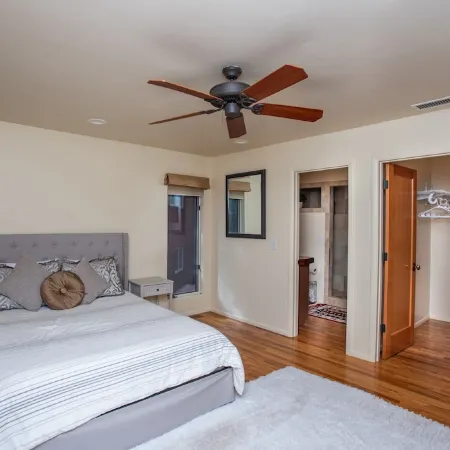 Serene yoga retreat with private heated pool! Just minutes from hiking!