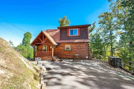 Close to DT Gatlinburg/National park | Views