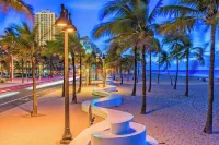 Sunlit Oasis: 1BR APT - Steps to the Beach!