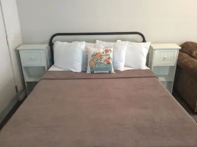 Private Guest Studio/Casita in Albuquerque! Hotels near ABQ BioPark - Botanic Garden