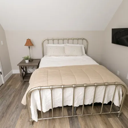 Up North, down South in Brevard, NC - Close to Lumber Arts District and Downtown