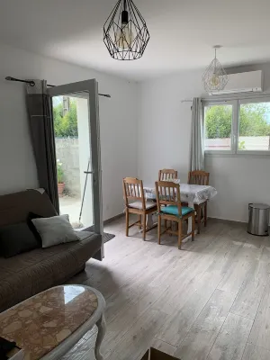 Downstairs villa in the countryside Hotels in Marignane