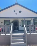 Lake House Cabin is less than 3 Miles from the Roosevelt Lake