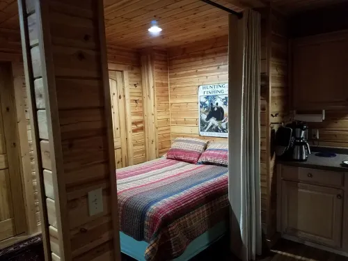 Flathead Lake - Bigfork log cabin with stunning views Apartment