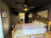 Luxurious ski in-ski out slopeside condo. Hotels in Great Valley