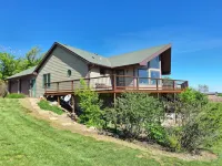 3 Bdrm Acreage W/Panoramic View!