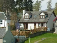 Two Storey House With Fabulous Mountain Views Hotel dekat Kingussie Golf Club Restaurant