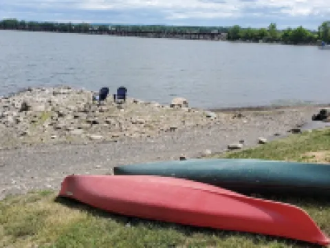 Year-Round: Amazing Sunrises, 150ft Shore, Private Boat Launch/Dock, Hot Fishing Hotele w: Alburgh