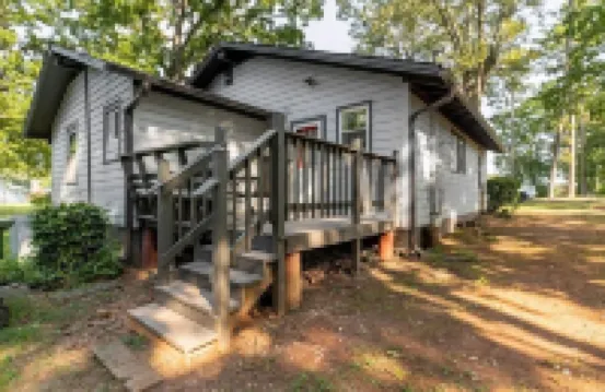 Modern Bungalow near River, CLT & Belmont Abbey