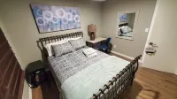 Peaceful retreat, just 10 minutes outside of town