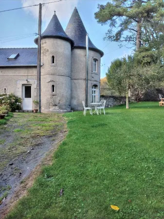 Castle outbuilding sleeps 6 Отели в г. Морле