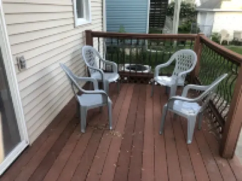 Mayo Discount! 3 blocks to Mayo, garage, fenced yard, large kitchen!