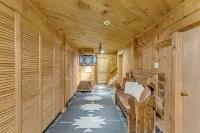 Stunning Ellicottville Hilltop Ski Chalet