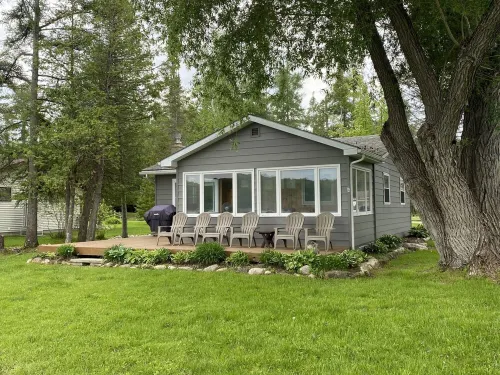 Hiawatha Creek Camp / sleeps 4-6 / ON Clam Lake/Near Torch Lake -5 min. by boat