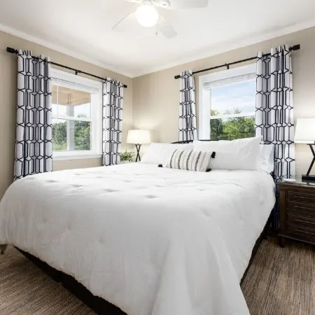 Beachside-Ocean views & Great beach access