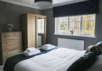 Single storey 2 bedroom lodge Georgian bath House 주변 호텔