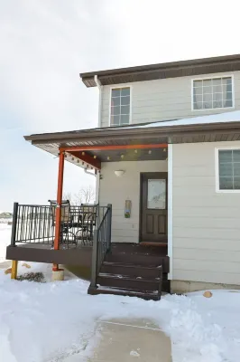 Wonderful 3BR Townhome Close to Downtown AND Ski Hill Road