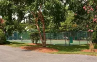 Family Friendly Townhome in desired Stewards Watch Community- 5mins to the beach
