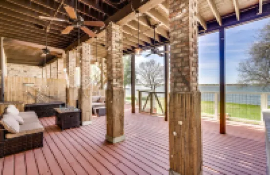 Lake Ray Hubbard - Luxury Lakeside Home Located in Chandler's Landing - Rockwall