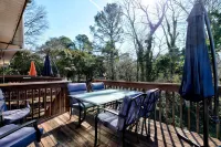 Newly Renovated Townhome with THREE KING-SIZE beds