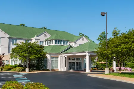 Hilton Garden Inn Newport News Отели рядом с достопримечательностью «Университет Кристофер Ньюпорт»