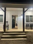 TWO PEAKS-North:NEW modern cabin-vaulted wood ceiling-Lake Texoma- AWESOME RATES