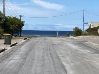 4 or 5 bedroom home with solar heated, undercover outdoor pool. Pet friendly. Hotels in Ardrossan